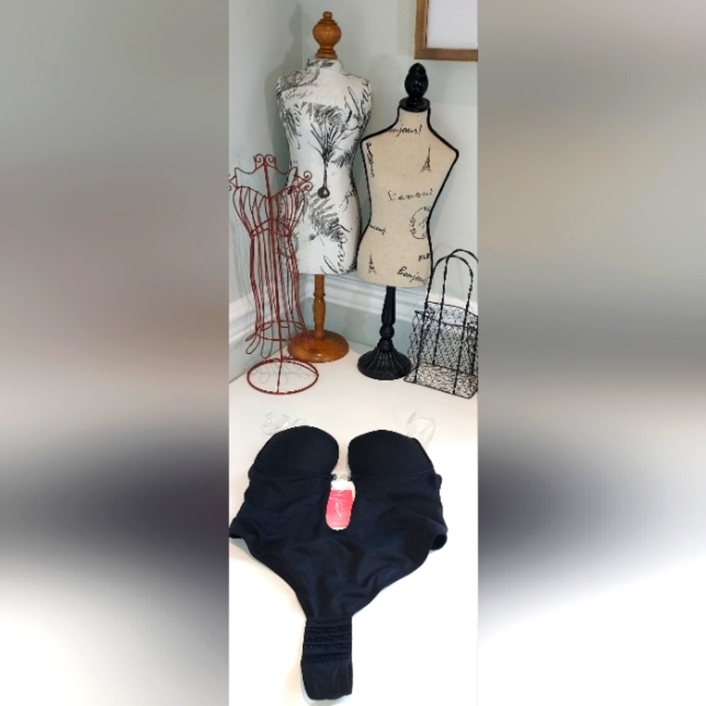 Decorus Black Plunge Open Back Women's Shapewear NWT